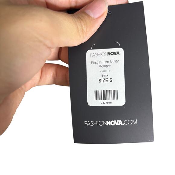 NWT Fashion Nova Black First In Line Utility Romper Women's Size Small - Picture 3 of 8